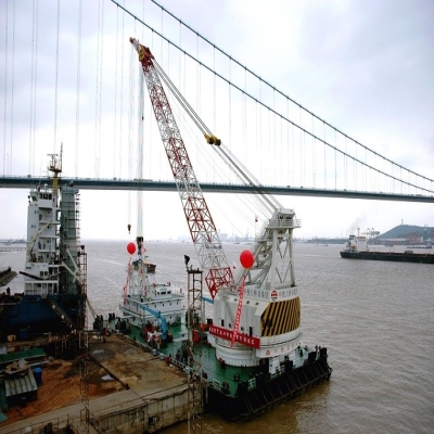 400吨起重船(起重机部分)的防腐施工